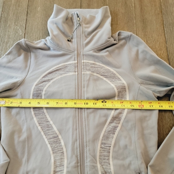 Lululemon In Stride Jacket 6 - Picture 4 of 16